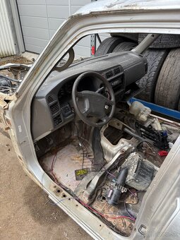 Predám karosériu Nissan Patrol y61 - 4