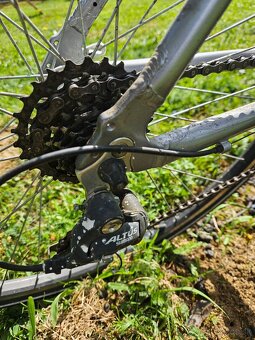 Crossový odpružený bicykel - 4