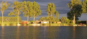 Na predaj: Unikátny areál zabehnutého rybníka - 4