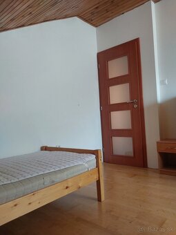 Prenájmem pekný 4 izb. podkrovný byt pri lesoparku 120m2 - 4