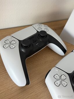 PLAYSTATION 5 - 4