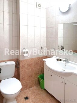 Plně zařízené studio (1+kk, 46 m²) s balkonem s krásným výhl - 4