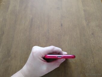 Predám iPhone SE (2020) 64 Gb Product Red vo funkčnom stave - 4