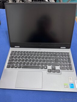 Lenovo LOQ 15IAX9 - 4