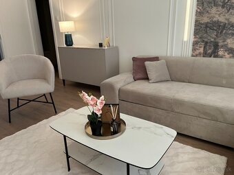 ŠTÝLOVÝ, KOMPLETNE ZREKONŠTRUOVANÝ 3-IZBOVÝ BYT V KOMÁRNE - 4