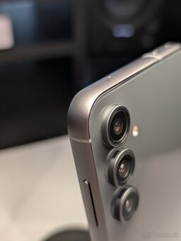 Samsung Galaxy S23 FE - 4