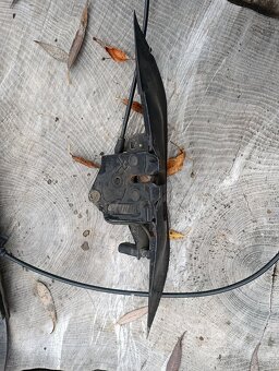 Zámok prednej kapoty Superb1 2005 - 4