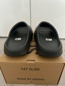 Adidas Yeezy slides, Granite (sivá) 42 - 4