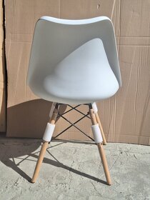 Nové biele stoličky 2x - 4
