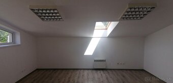 PRENÁJOM: kancelária, služby 28 m2, Námestie slobody - 4