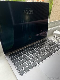 Apple MacBook Air 13” M2 8/256GB - 4