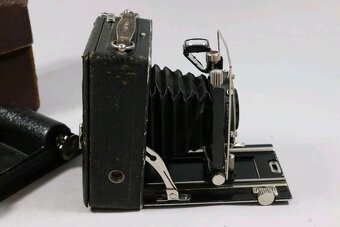 Predám starožitný fotoaparát COMPUR F. Deckel Mnichov 75 € - 4