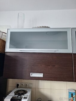 Vrchné skrinky kuchynskej linky - 4