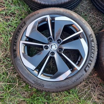 Comet Škoda zimní Octavia 4 VRS Superb Karoq R18 VW Audi - 4