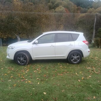 Predám Toyota RAV4 2,0 benzín 116kw 4x4 , biela perleť - 4