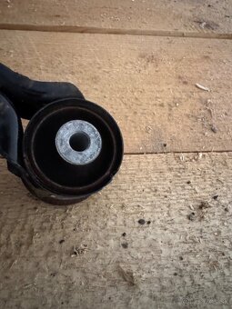 🛞 Predám ramená + tyčky stabilizátora Tesla Model S (P100D - 4