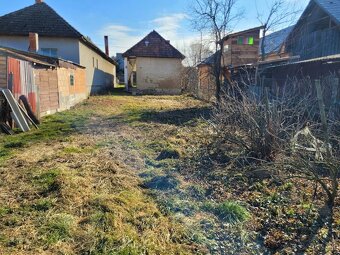 PREDAJ - Slnečný Pozemok 549 m2 so starým Rodinným Domom - 4