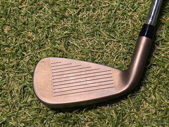 Zanovny set Cobra Darkspeed 4-PW Stiff Oceľ Golfove palice - 4