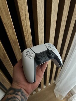 Playstation 5 Digital Slim - 4
