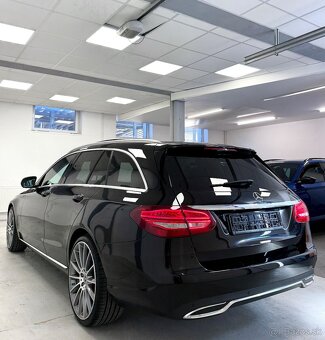 Mercedes C220d 125Kw Avantgarde Full Led/Panorama/R20 - 4