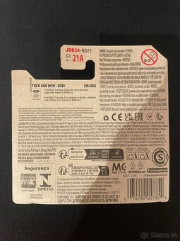 HotWheels Ford Mustang Dark Horse - 4