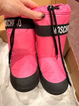 MOSCHINO original snehule veľ.29-31 - 4