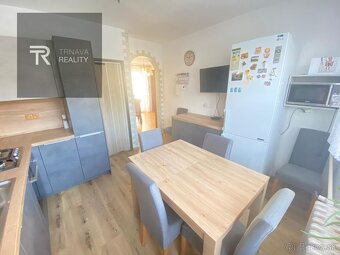 Cena dohodou. Veľký 6 izbový rodinný dom, pozemok 1021 m2, P - 4
