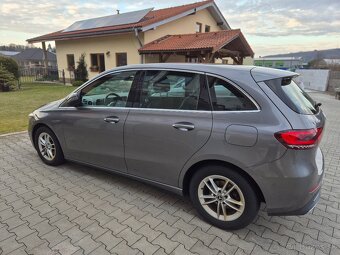 MERCEDES B180d - 4