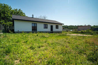 Na predaj priestranný bungalov-novostavba-holodom, Vajkovce - 4