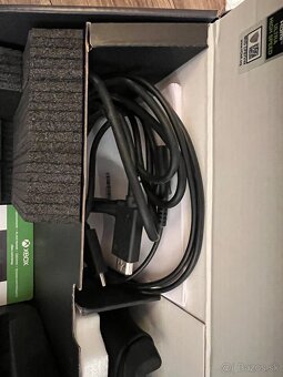Xbox Series X 1TB + XBOX Wireless Headset - 4