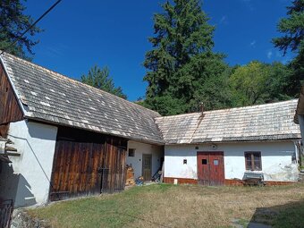 Hospodárska usadlosť s 3,6 hektárovým pozemkom na samote Nov - 4