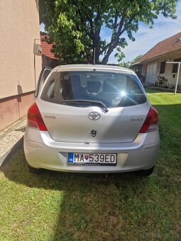 Yaris - 4