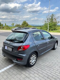 Predám Peugeot 206+ 1.4 Benzín - 4