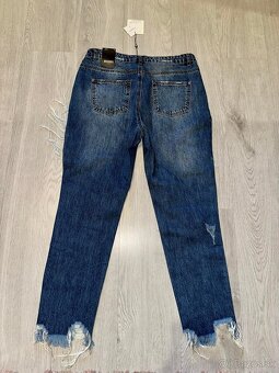 missguided stylove roztrhane dzinsy-rifle s visackou - 4