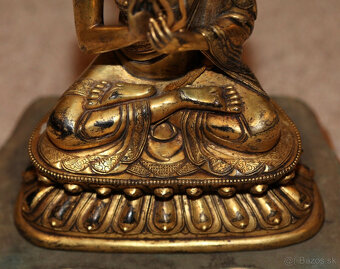 Starožitný čínsky tibetský obrovský pozlátený bronzový Budha - 4