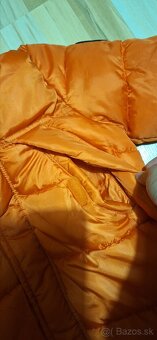 Oranžová bunda - 4