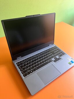 Lenovo LOQ 15IAX9 - 4