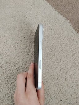 Predám iPhone 16 128gb - 4