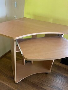 Rohový stol na kolieskach - 4