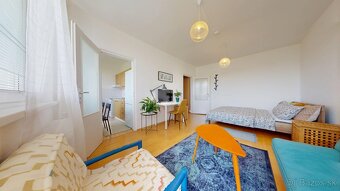 1i. byt 38m, 4/7p.,loggia 7m2, Karloveská ul.,zvlášť kuchyňa - 4