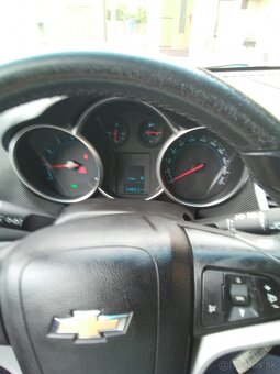 Chevrolet cruze 1,6 benzín - 4