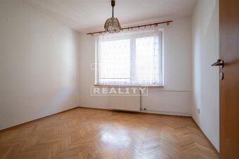 REZERVOVANÉ Na predaj 4 izbový byt s balkónom v Púchove - 4