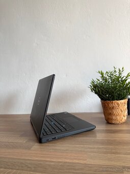 Notebook Dell Latitude 5480, i5, ssd, Win 11 - 4