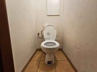 PREDANÝ NA PREDAJ 1 IZBOVÝ BYT S LODŽIOU A PIVNICOU NA UL - 4