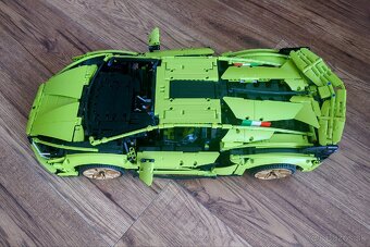 Predám LEGO® Technic 42115 Lamborghini Sian FKP 37 - 4