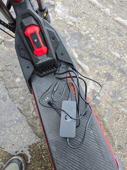 Elektrická kolobežka Segway ZT3 Pro E - 4