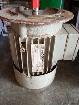 Predam elektromotory na 400V. - 4
