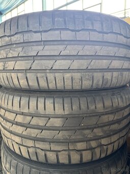 Hankook 225/35 R19 - 4