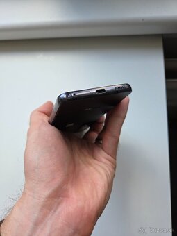 Samsung Galaxy S22 - 4