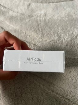 Apple Airpods 3 - 4